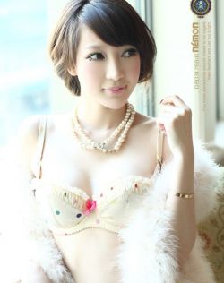 精品国产二区
