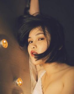 萌白酱白丝在线